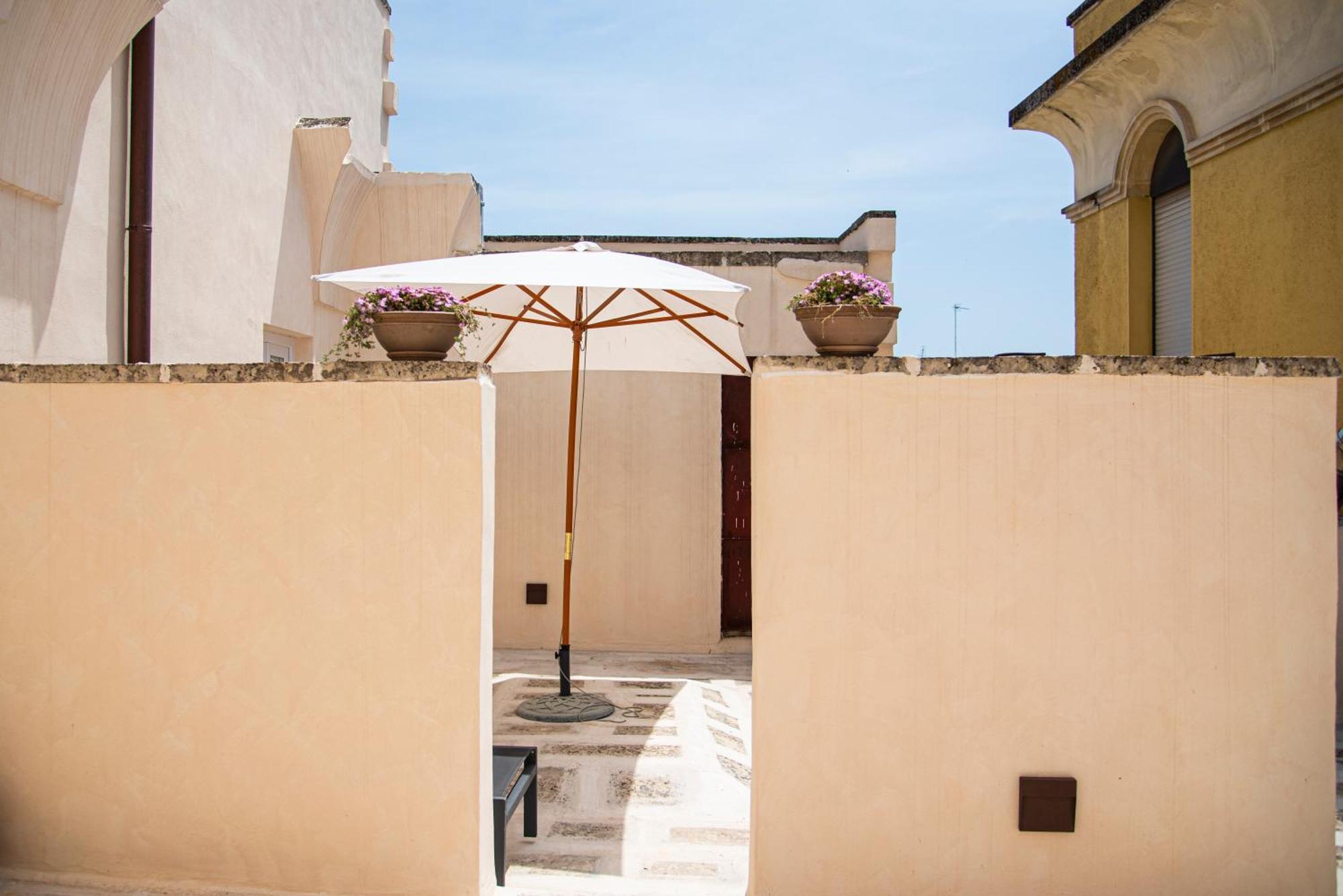 Palazzo Garibaldi - Luxury Suites Galatina Cameră foto